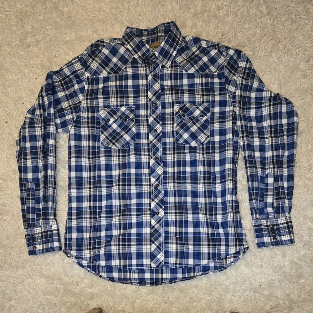 Wrangler Blue and White Casual Button Down Shirt
